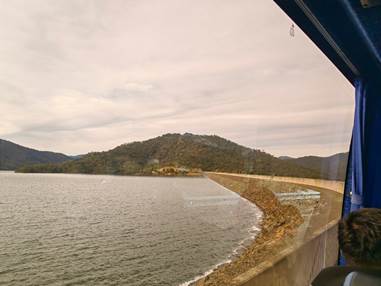 说明: 水中的桥中度可信度描述已自动生成 说明: 水中的桥中度可信度描述已自动生成